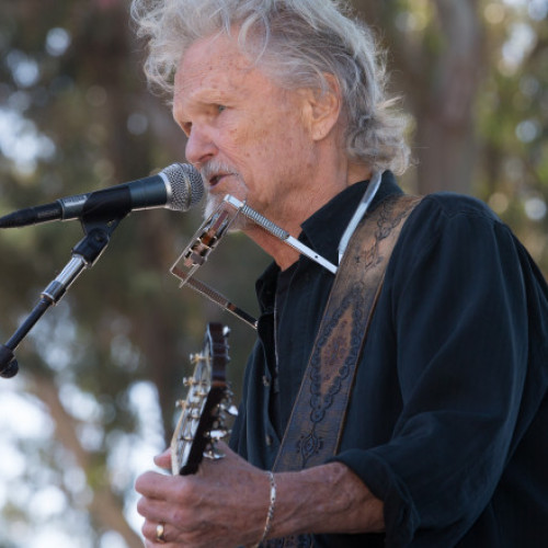 A murit Kris Kristofferson, legenda muzicii country și a cinematografiei