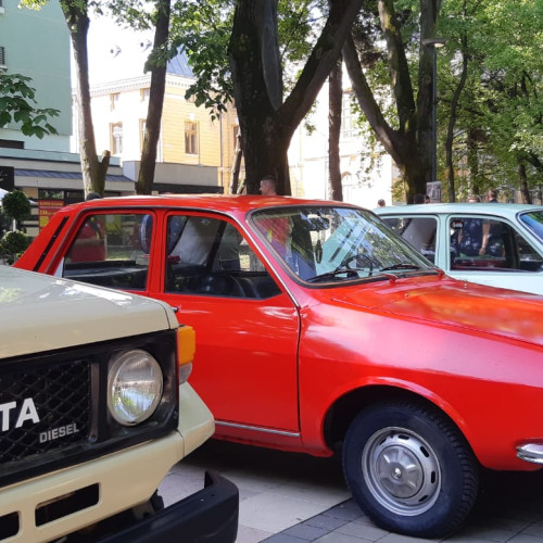 Retroparada toamnei va aduna pasionații de mașini de epocă la Botoșani