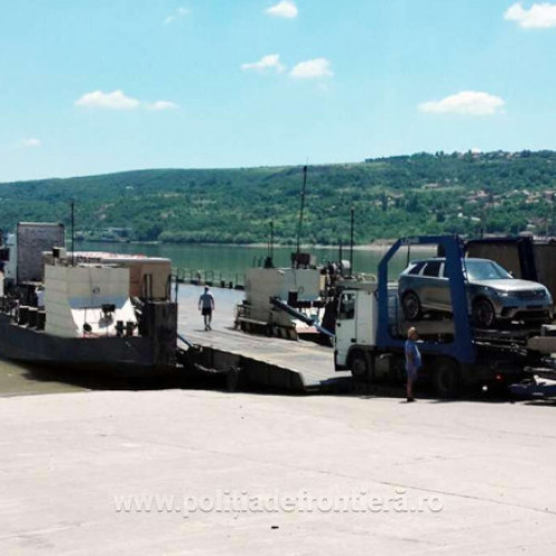 Trecerea Dunării cu feribotul pe la Bechet a fost reluată