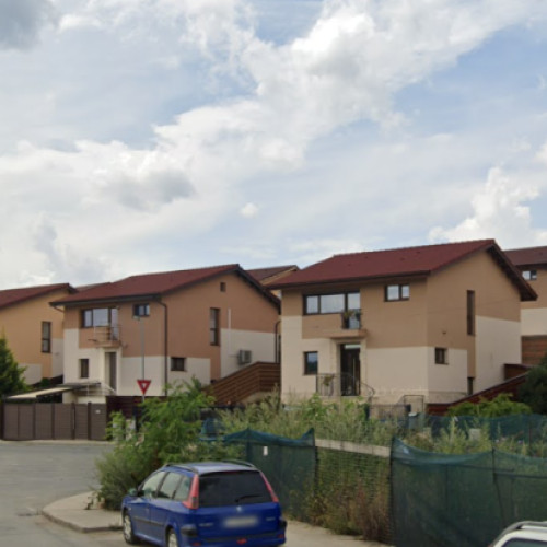 Haos în traficul din cartierul Armatei din Cluj-Napoca din cauza părinților care își duc copiii la școală cu mașina