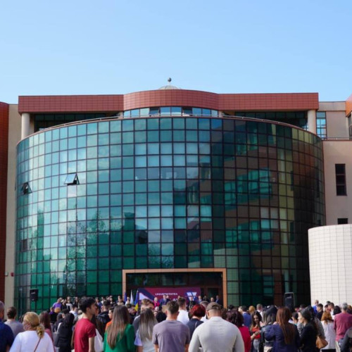 Emoție la deschiderea noului an universitar la Târgoviște