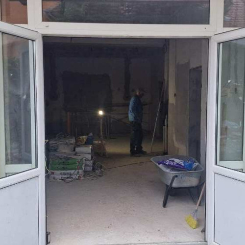 Lucrările de modernizare a grădiniței din Teiuș avansează rapid