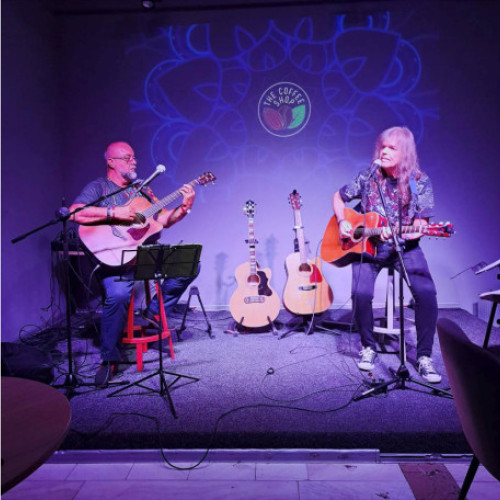 Raul Silaghi a lansat piesa "Prin curtile toamnei" la "Vuturar"