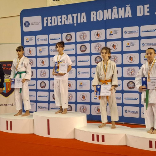 Performanțe remarcabile pentru judocanele din Dâmbovița la Campionatul Național de Judo Ne-Waza U14
