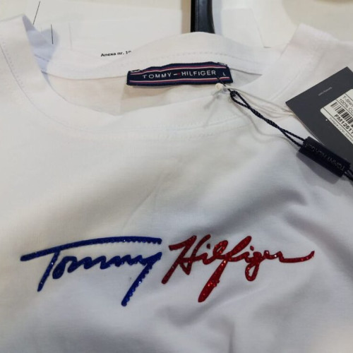 Descoperiri alarmante în Beclean și Năsăud: Firme acuzate de vânzarea de îmbrăcăminte contrafăcută