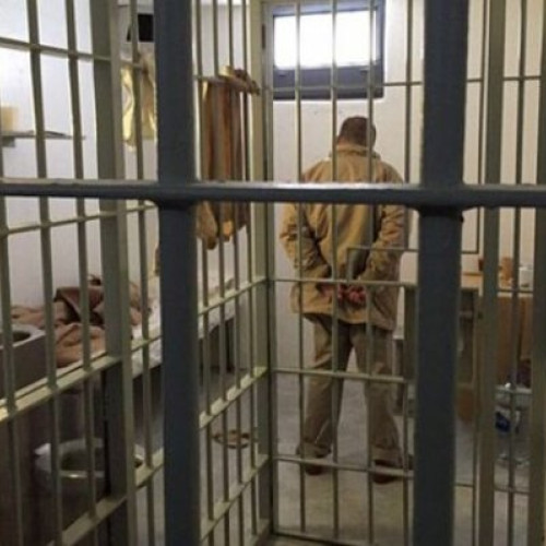 Bărbat de 37 de ani condamnat la aproape trei ani de închisoare, dus la Penitenciarul Botoșani