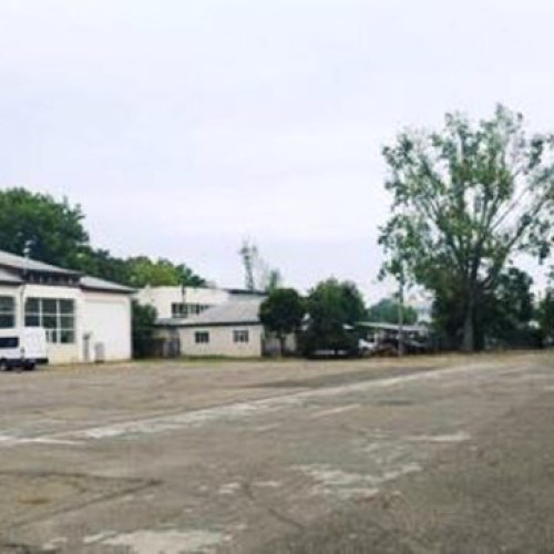 Primarul Focșaniului transformă curtea unei școli în parcare, stârnind controverse