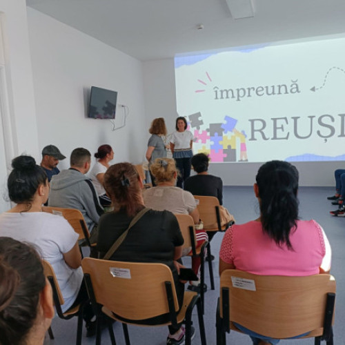 Programul &quot;Școala pentru părinți&quot; a fost lansat la Centrul de Zi pentru copii din Oradea