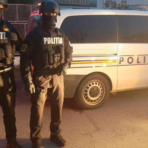 Percheziții în întreaga țară pentru combaterea traficului de arme
