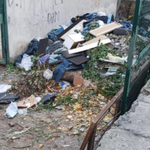 Botoșănean amendat pentru aruncarea ilegală a deșeurilor din construcții