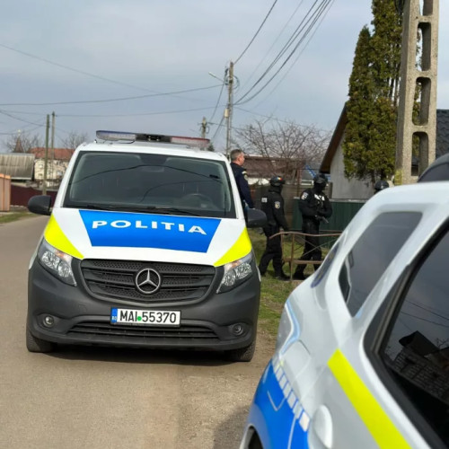 Percheziții în toată țara pentru combaterea comerțului ilegal cu arme