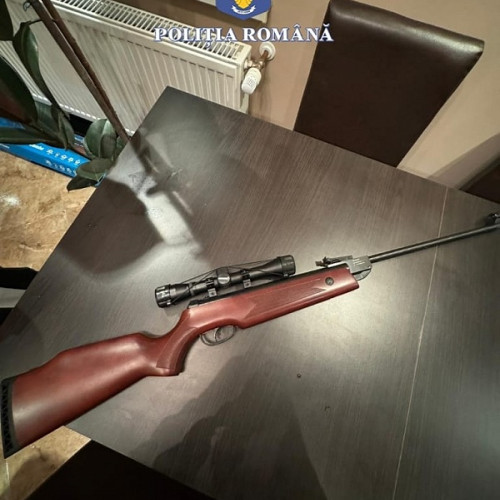 Acțiune coordonată a poliției pentru combaterea comercializării ilegale de arme