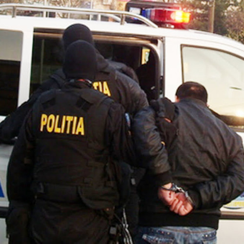 Botoșănean reținut pentru încălcarea ordinului de protecție