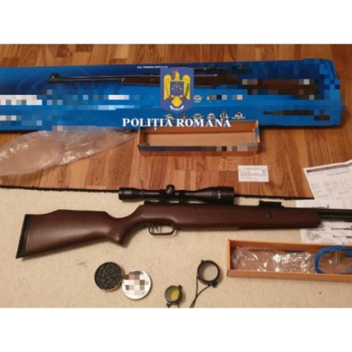 Percheziții în Maramureș: Poliția confiscă arme neletale
