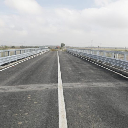 Podul din comuna Vulturu, refăcut și redeschis circulației rutiere