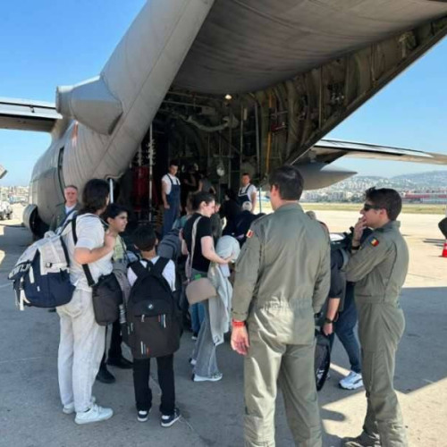 Ministerul Afacerilor Externe a repatriat 74 de cetățeni români din Liban