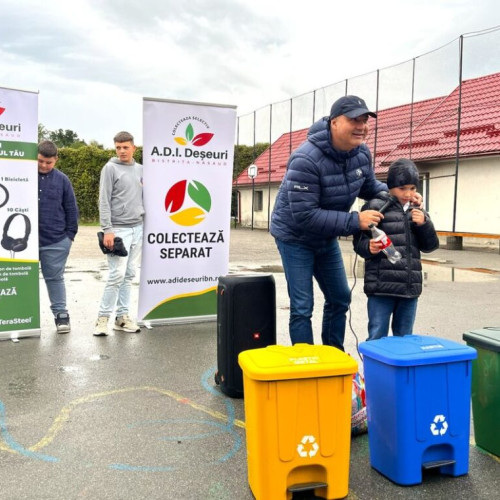 Elevii învață despre colectarea selectivă a deșeurilor și reciclare