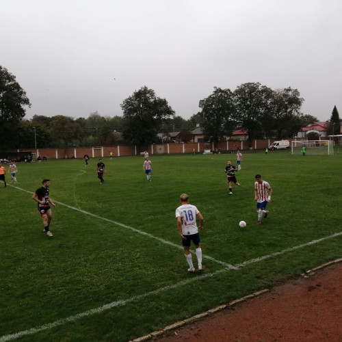 Gloria Ultra înfruntă CSM Vaslui pe stadionul „1 Mai”