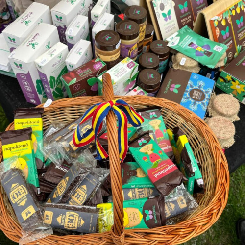 Sute de ieșeni la "Zilele Recoltei" în ciuda vremii ploioase