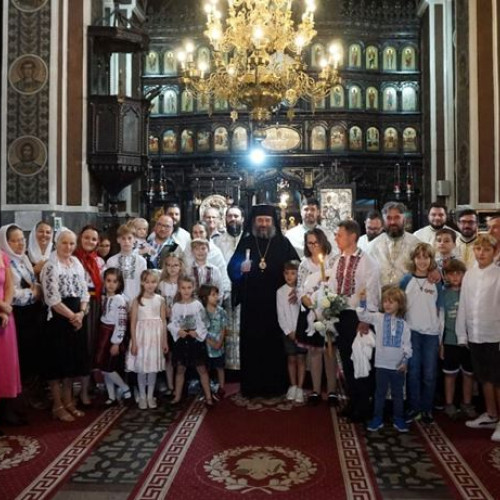 Preasfintitul Parinte Nechifor a oficiat botezul unui nou-născut în Dorohoi