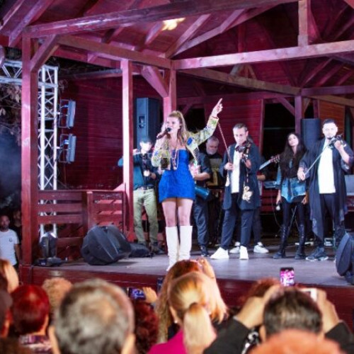 Crangul Petrești, loc de întâlnire pentru iubitorii muzicii lăutărești la festivalul "Tambalissimo"