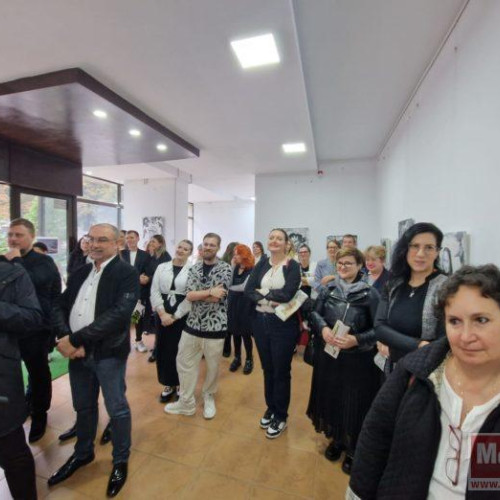 Expoziție de colaje la Galeriile de Artă „Ștefan Luchian”