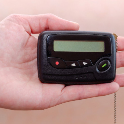 Emirates interzice pagerele și stațiile walkie-talkie în avioanele sale