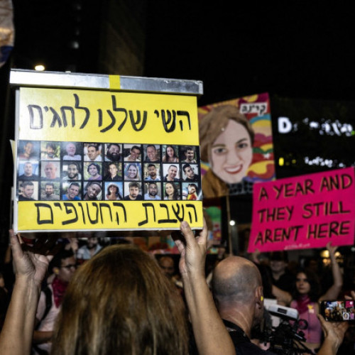 Marea Britanie își retrage familiile personalului ambasadei din Israel din cauza escaladării conflictului