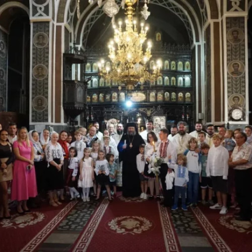 Preasfintitul Parinte Nechifor Botosaneanul a oficiat un botez la Dorohoi