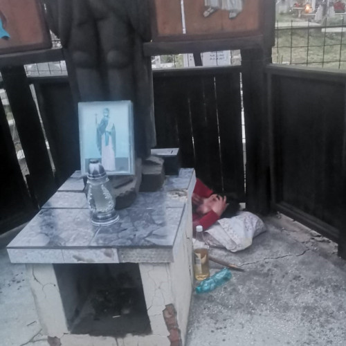 Moartea tragică a unei femei fără adăpost din Garcina ridică întrebări în comunitate