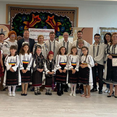 Proiect cultural la Liceul Teoretic "O.C. Tăslăuanu" pentru promovarea tradițiilor românești