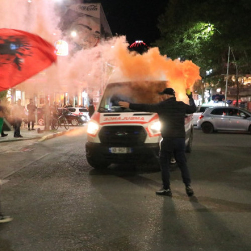 Poliția albaneză dispersează protestatarii în Tirana