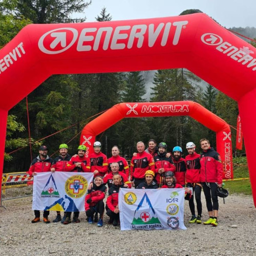 Salvamontiștii români au strălucit la competiția internațională din Dolomiți
