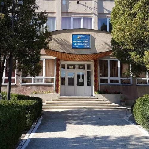 Elevii Liceului Tehnologic "Dorin Pavel" din Alba Iulia vor beneficia de o masă caldă zilnic