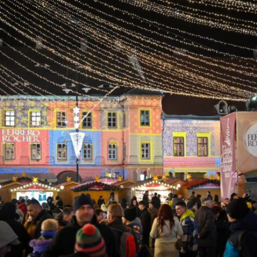 Targul de Craciun din Sibiu: Piata Mare se transforma intr-o atractie de poveste