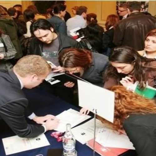 Bursa Locurilor de Muncă pentru Absolvenți, organizată de AJOFM Dâmbovița