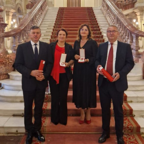 Colegiul Național A.T. Laurian din Botoșani a fost distins cu Ordinul Meritul pentru Învățământ