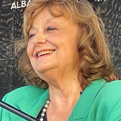 Ana Blandiana, distinsă cu titlul de Cetățean de Onoare al municipiului Alba Iulia