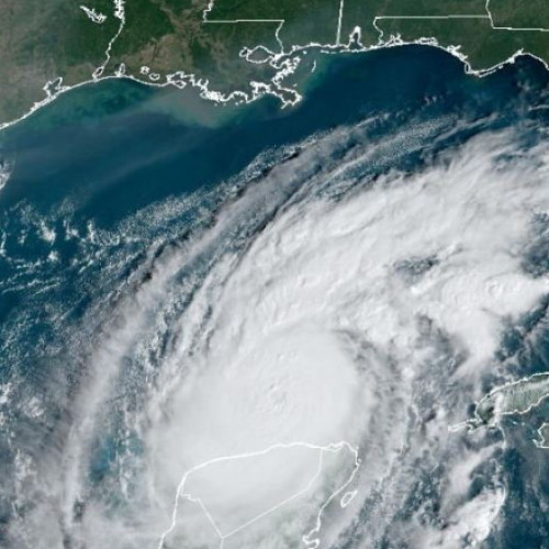 Blocaje în trafic și criza de combustibil în Florida înainte de uraganul Milton