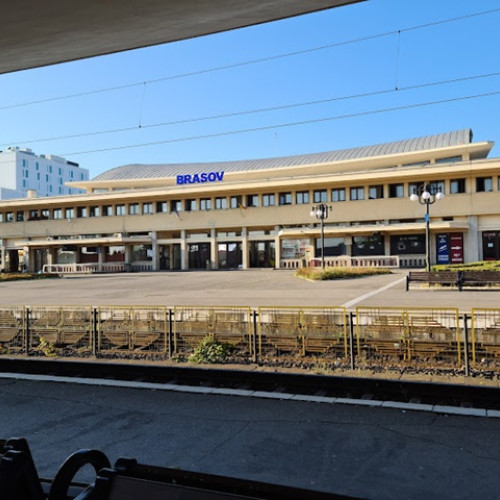 Circulația feroviară afectată la Gara Brașov din cauza unui pantograf rupt