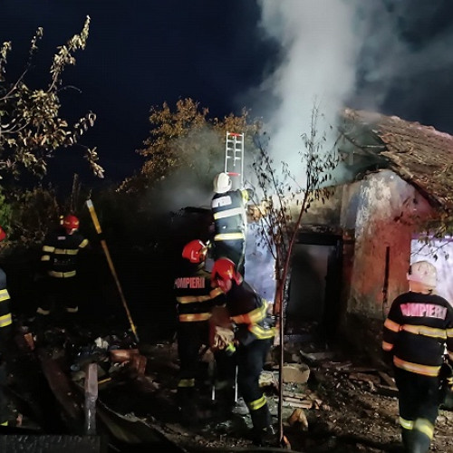 Incendiu la o locuință din Carei - Pompierii intervin cu promptitudine