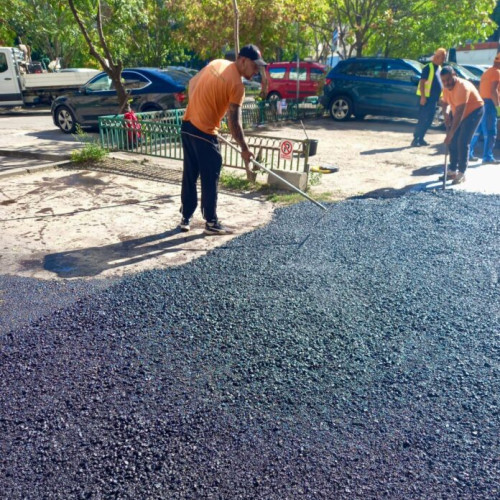 Angajații Infrastructura 5 efectuează lucrări de reparații pe Aleea Botorani