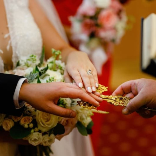 Bigamia la Sebeș: un bărbat din Alba căsătorit legal cu două femei