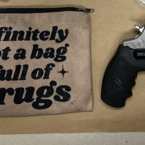 Captură surprinzătoare de droguri în Portland: o borseta cu un mesaj ironic