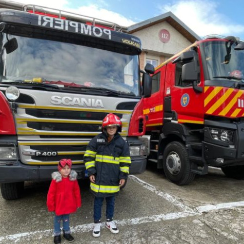 Pompierii din Dorohoi au deschis porțile pentru cei mici la Ziua Internațională pentru Reducerea Riscului Dezastrelor