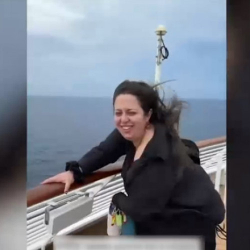 Protagoniștii rețelelor sociale, criticați dur pentru indiferența față de uraganul Milton