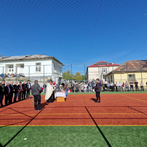 Teren de sport inaugurat la Vladeni-Deal, comuna Frumusica