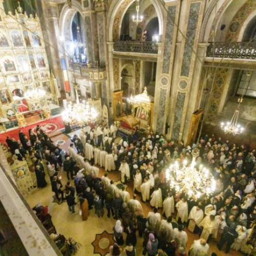 Candidatii la Presedintie, prezenti la Sfanta Liturghie de la Catedrala Mitropolitana din Iasi
