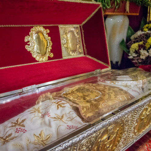 Peste 41.000 de români își sărbătoresc ziua onomastică de Sfânta Cuvioasă Parascheva