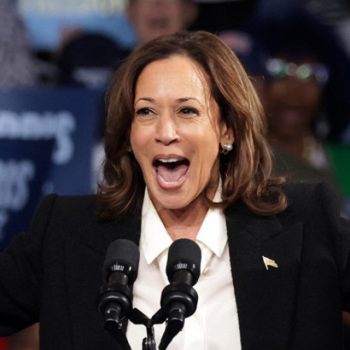 Kamala Harris întâmpină dificultăți în a convinge alegătorii latino și afroamericani, arată un sondaj